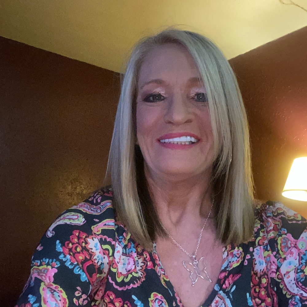 Meet your Posher, Crystal